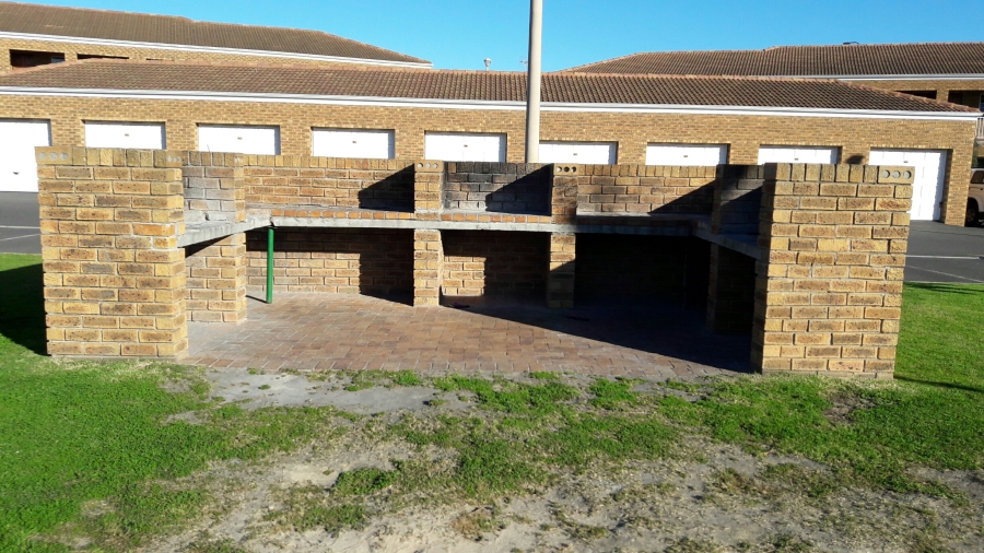 To Let 2 Bedroom Property for Rent in Protea Heights Western Cape